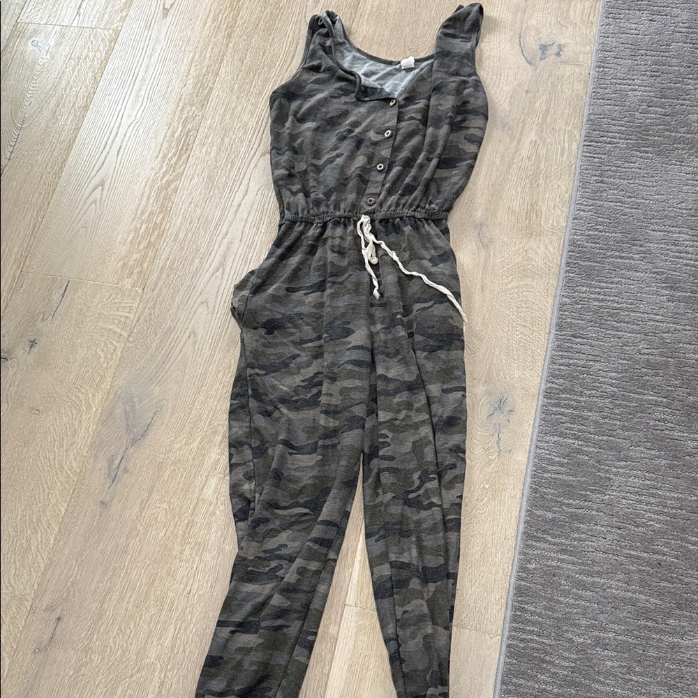 Camouflage Sleeveless Jumpsuit